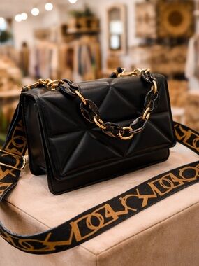 Ebony Quilted Chain Crossbody Bag | Statement Luxe